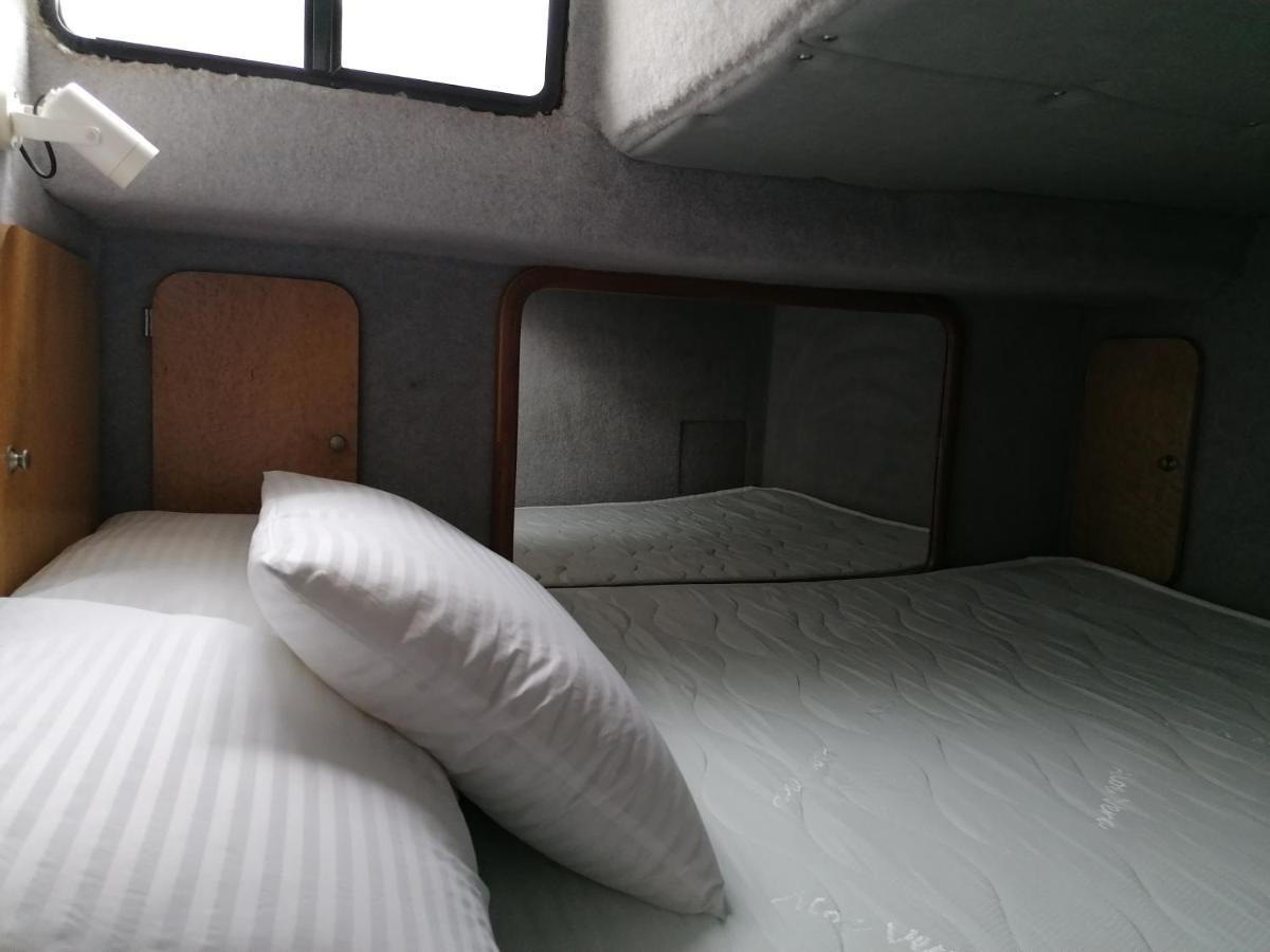 Sejour Insolite Sur Un Yacht. Bateau Hotel A Quai. Λα Ροσέλ Εξωτερικό φωτογραφία