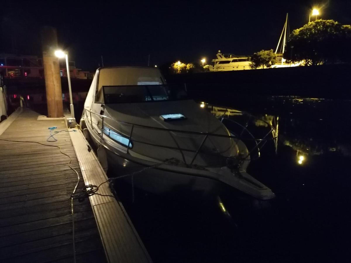 Sejour Insolite Sur Un Yacht. Bateau Hotel A Quai. Λα Ροσέλ Εξωτερικό φωτογραφία